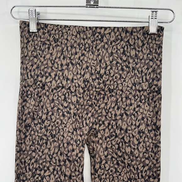 Spanx Leggings Womens Medium Brown Tan Animal Print Cheetah Leopard Seamless - Picture 3 of 8